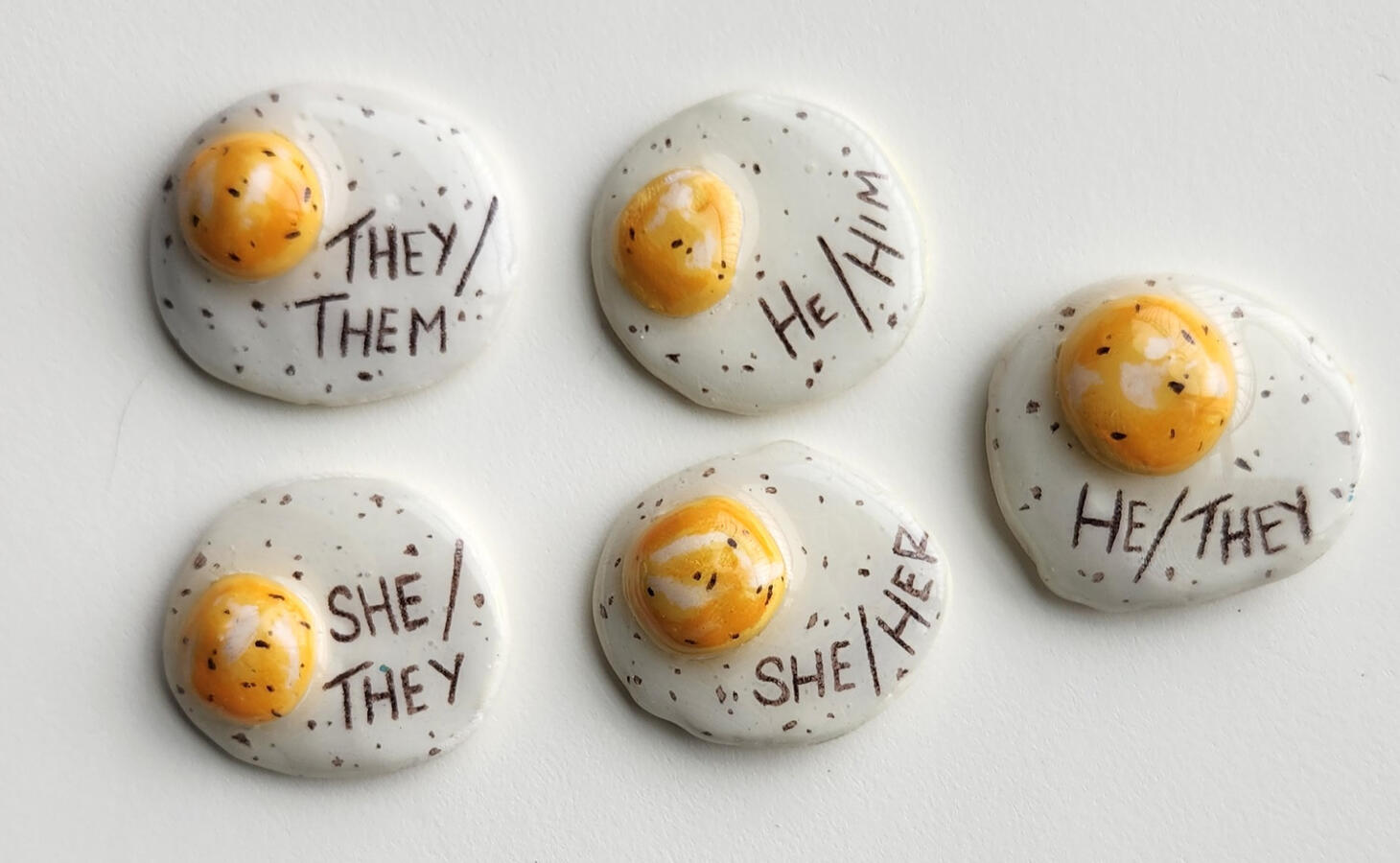 pronoun eggs