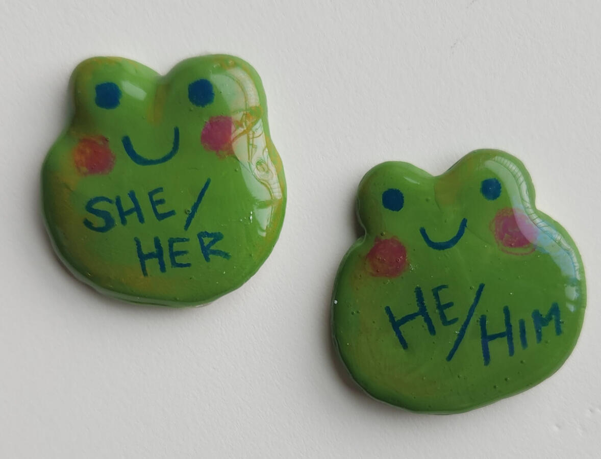 pronoun frogs